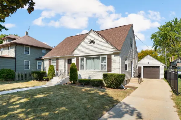 706 Geneva Street, West Dundee, IL 60118