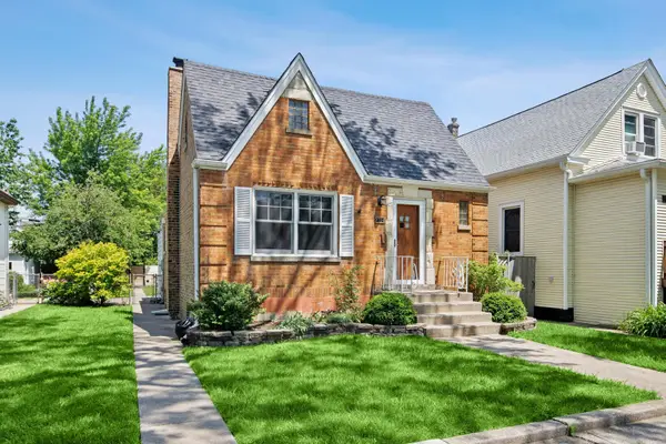 4714 W Warwick Avenue, Chicago, IL 60641