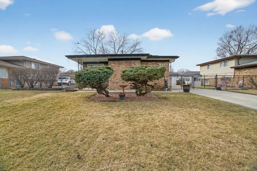 16488 Barton Lane, Oak Forest, IL 60452 - #2