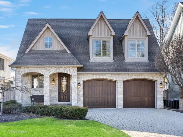 236 Holmes Avenue, Clarendon Hills, IL 60514