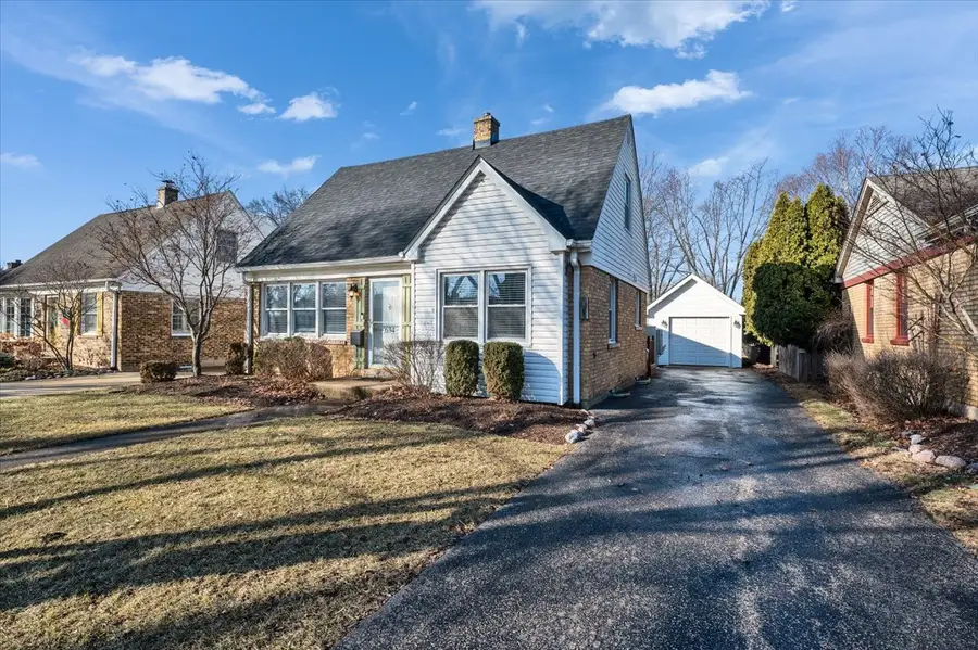 634 N Dryden Avenue, Arlington Heights, IL 60004 - #2