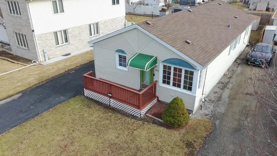 7827 Meade Avenue, Burbank, IL 60459 - #3