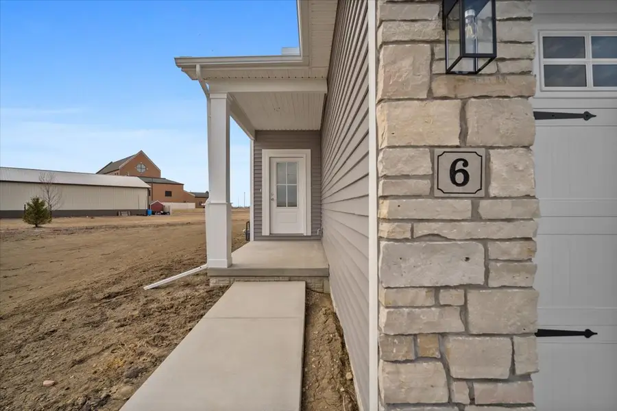 6 Stone Mill Court, Bloomington, IL 61705 - #2