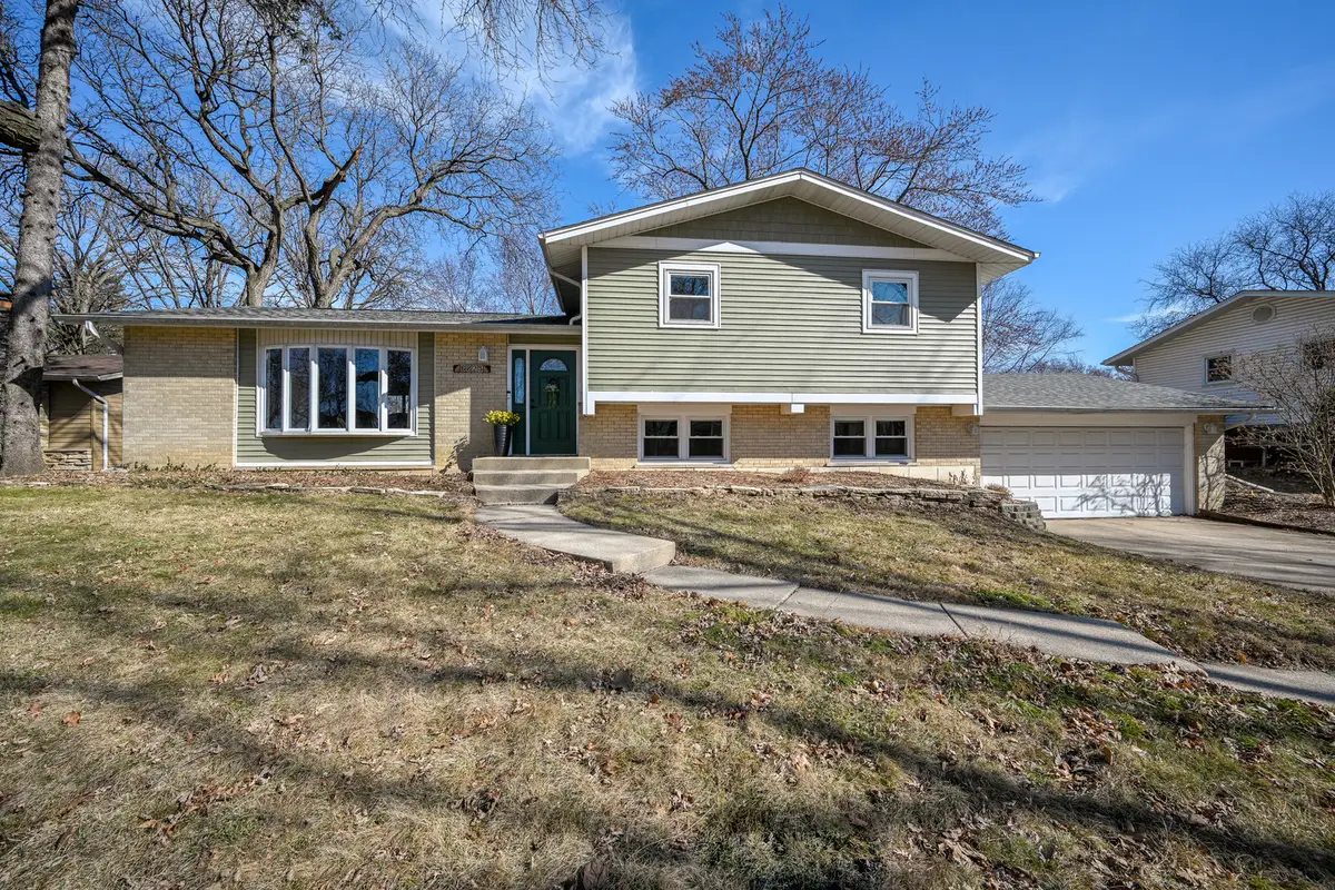 6825 Meadowcrest Drive, Downers Grove, IL 60516 - #1