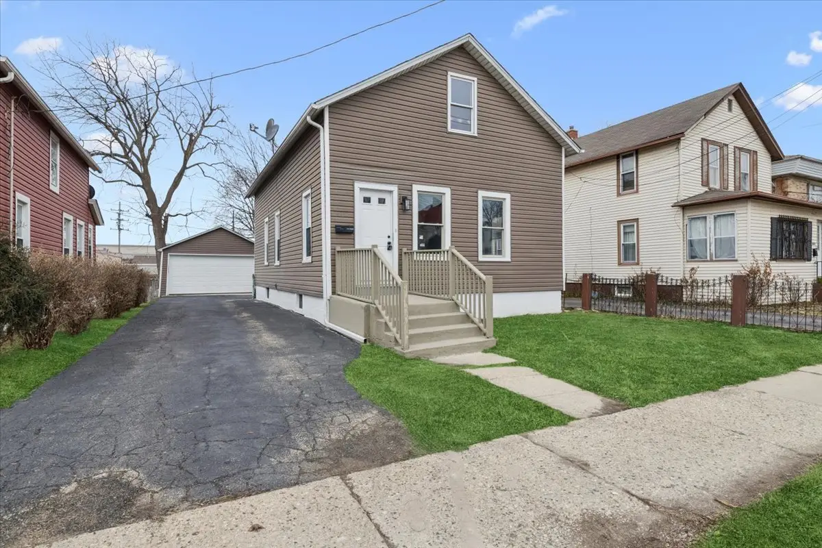 446 S Jackson Street, Waukegan, IL 60085 - #1