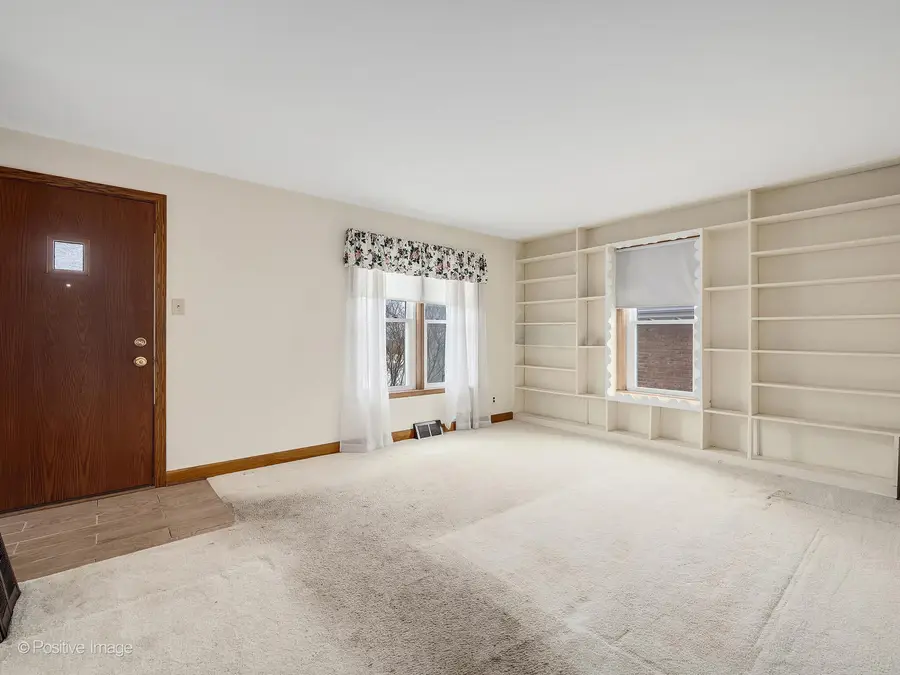 9516 Jackson Avenue, Brookfield, IL 60513 - #3