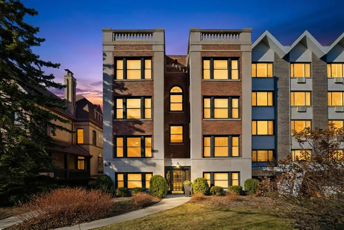 558 W Deming Place #2, Chicago, IL 60614 - #1