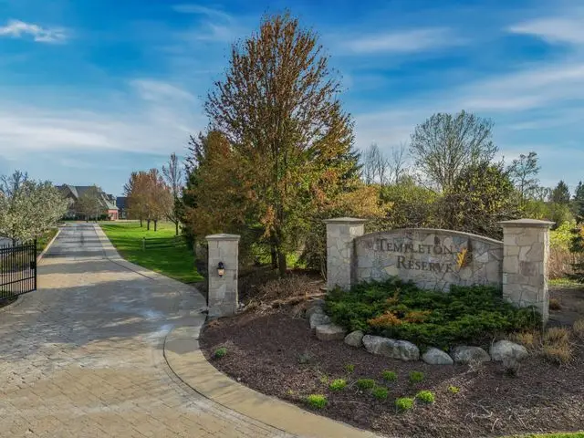 17 Templeton Court, Oak Brook, IL 60523 - #1