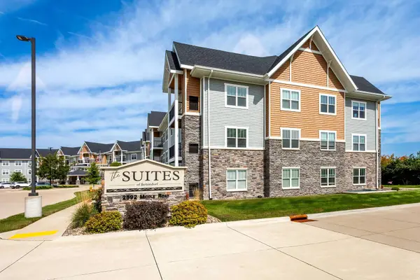 2592 Middle Road #120, Bettendorf, IA 52722