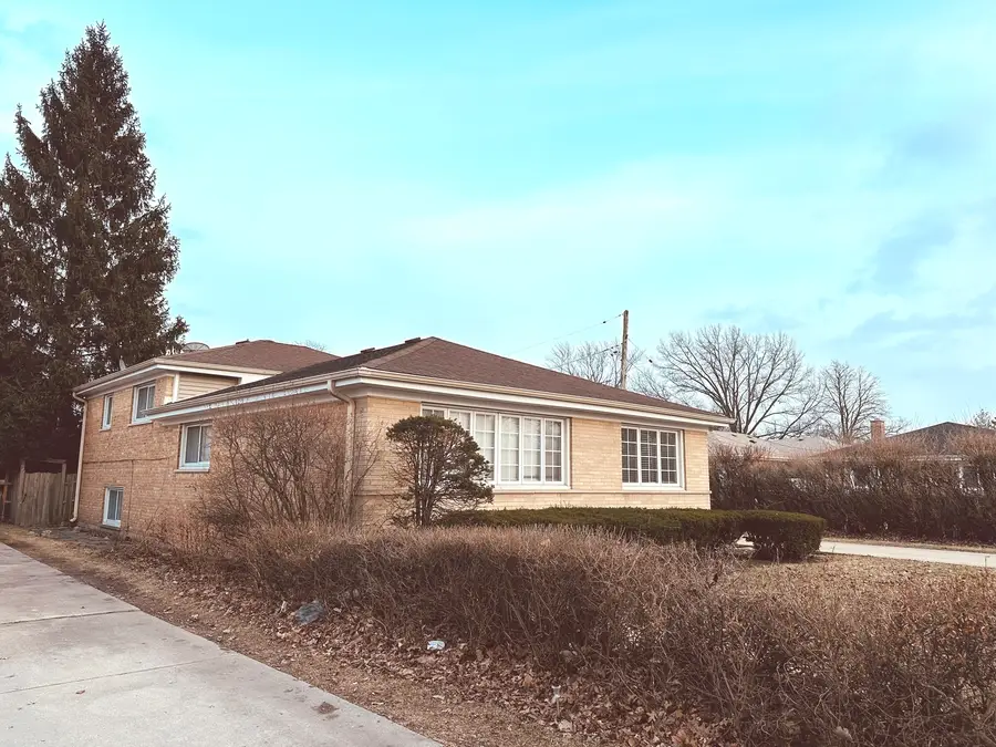 8415 N Ottawa Avenue, Niles, IL 60714 - #3