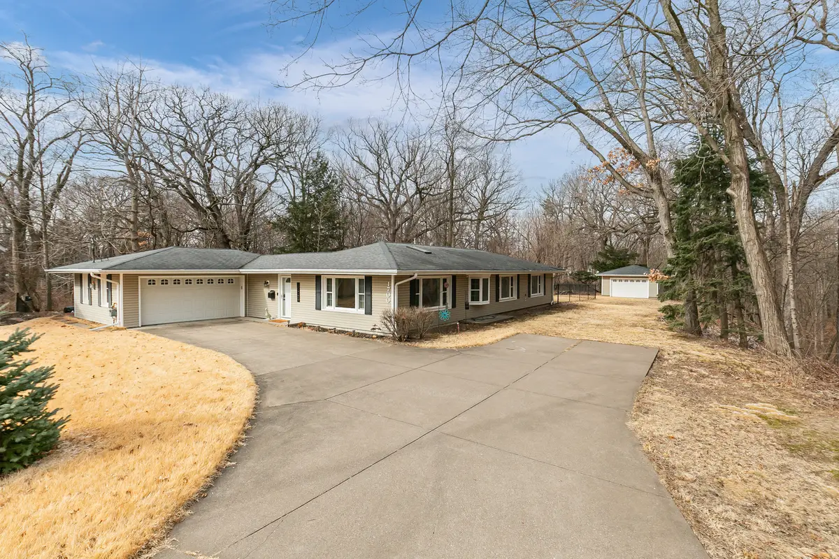 1700 46th Street, Moline, IL 61265 - #1