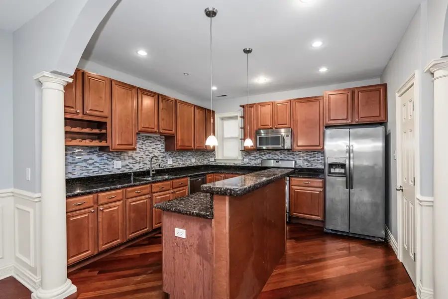 7020 S Paxton Avenue #1S, Chicago, IL 60649 - #3