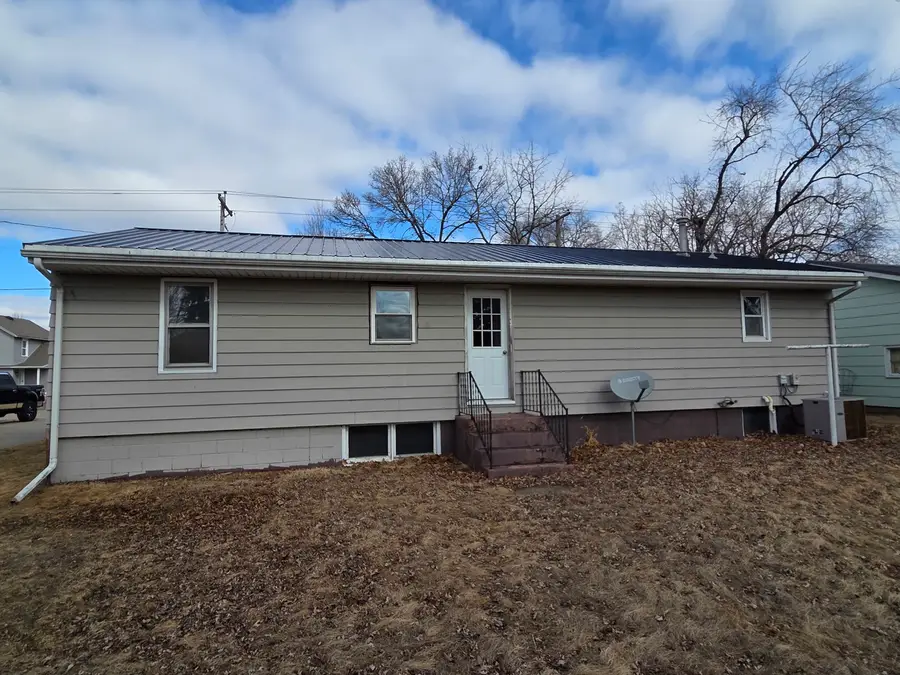1419 5th Street, Camanche, IA 52730 - #2