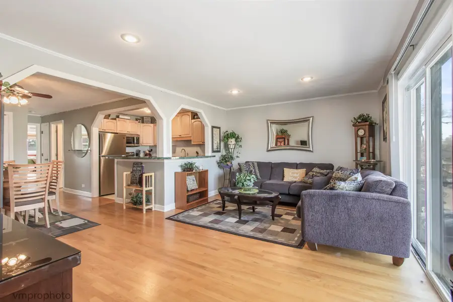 2413 Randall Lane #3B, Arlington Heights, IL 60004 - #2