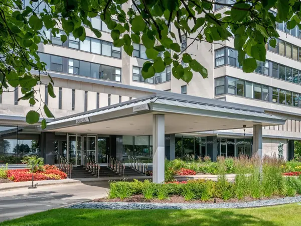 3430 N Lake Shore Drive #9L, Chicago, IL 60657