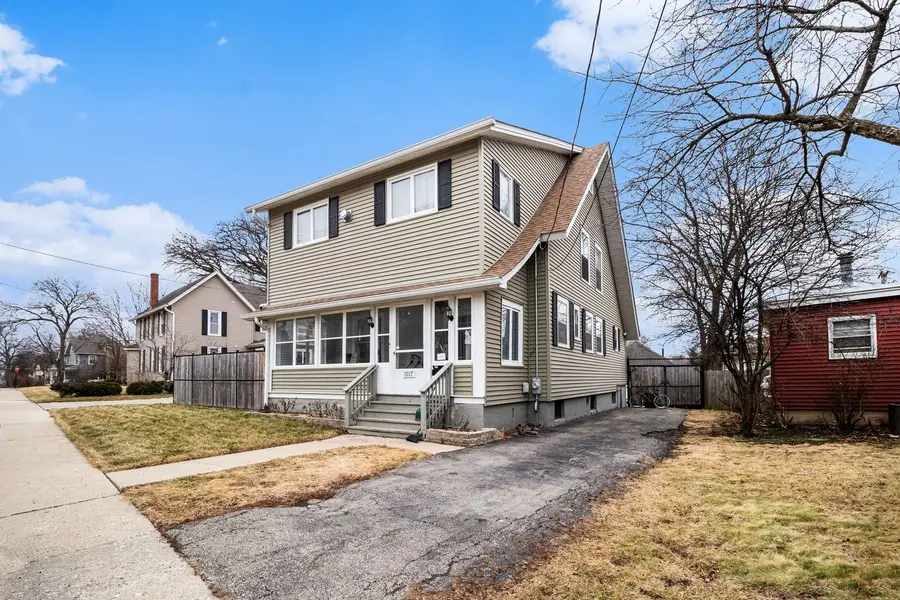 1017 W Highland Avenue, Elgin, IL 60123 - #2