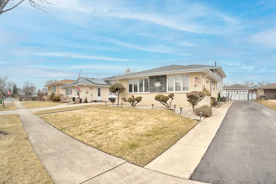 6346 W 90th Street, Oak Lawn, IL 60453 - #3