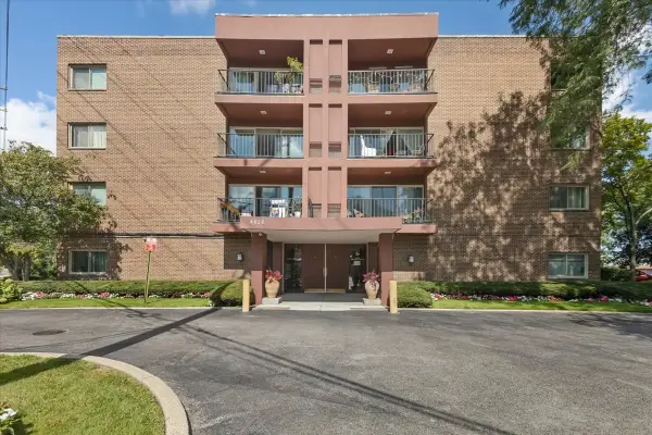 4838 Howard Street #405, Skokie, IL 60077