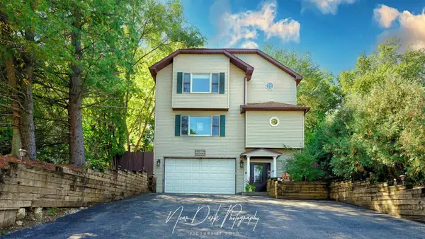 127 E Grand Avenue, Fox Lake, IL 60020