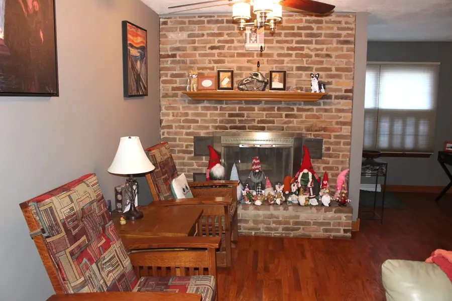 517 S Wilson Street, Clinton, IL 61727 - #3