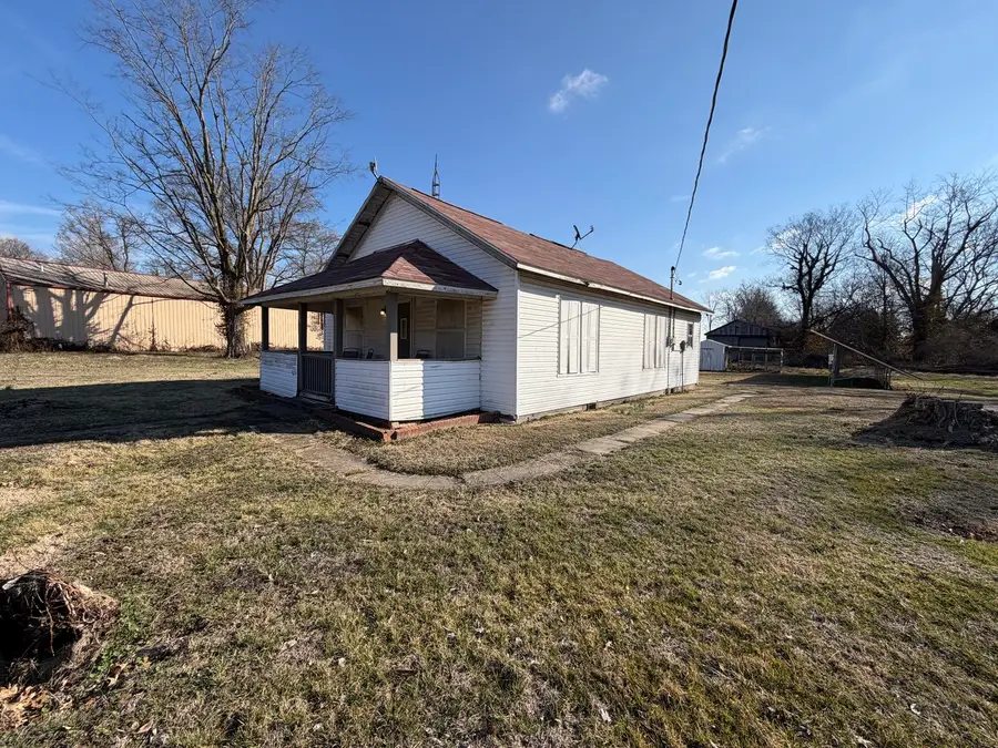 509 Main Street #1, Walnut Hill, IL 62893 - #2