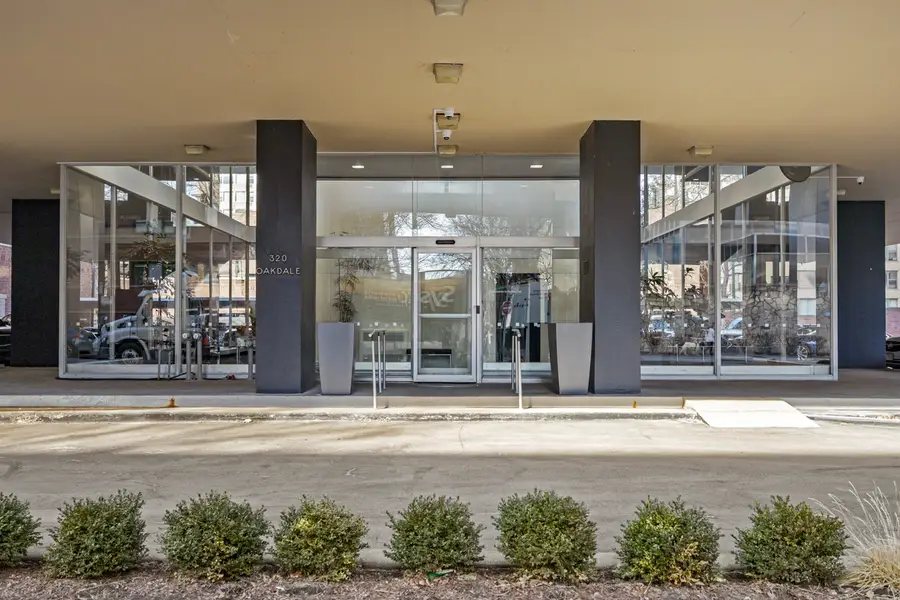 320 W Oakdale Avenue #1301-1302, Chicago, IL 60657 - #2