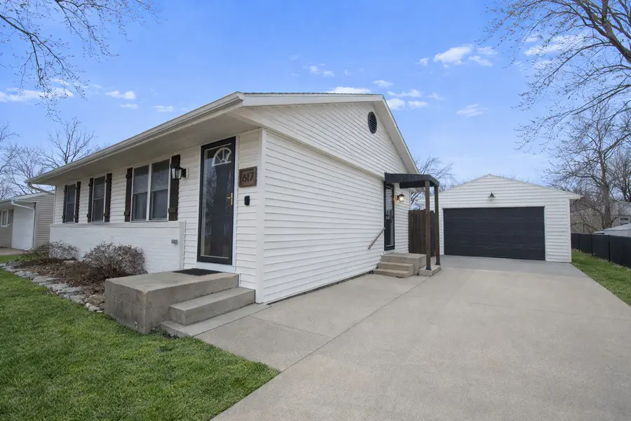 617 Orchard Street, Dixon, IL 61021 - #2