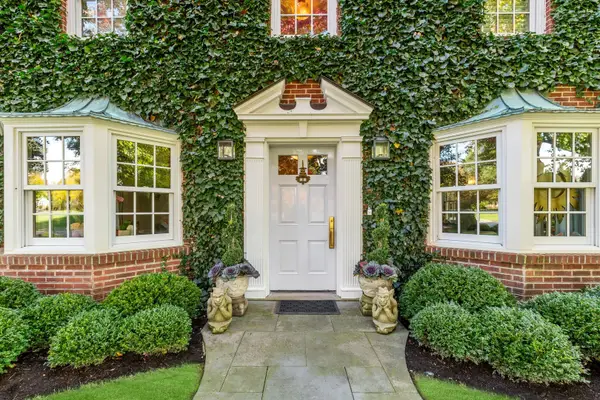 85 Sunset Place, Lake Forest, IL 60045