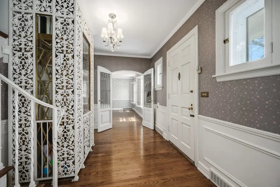 6103 N Kirkwood Avenue, Chicago, IL 60646 - #2