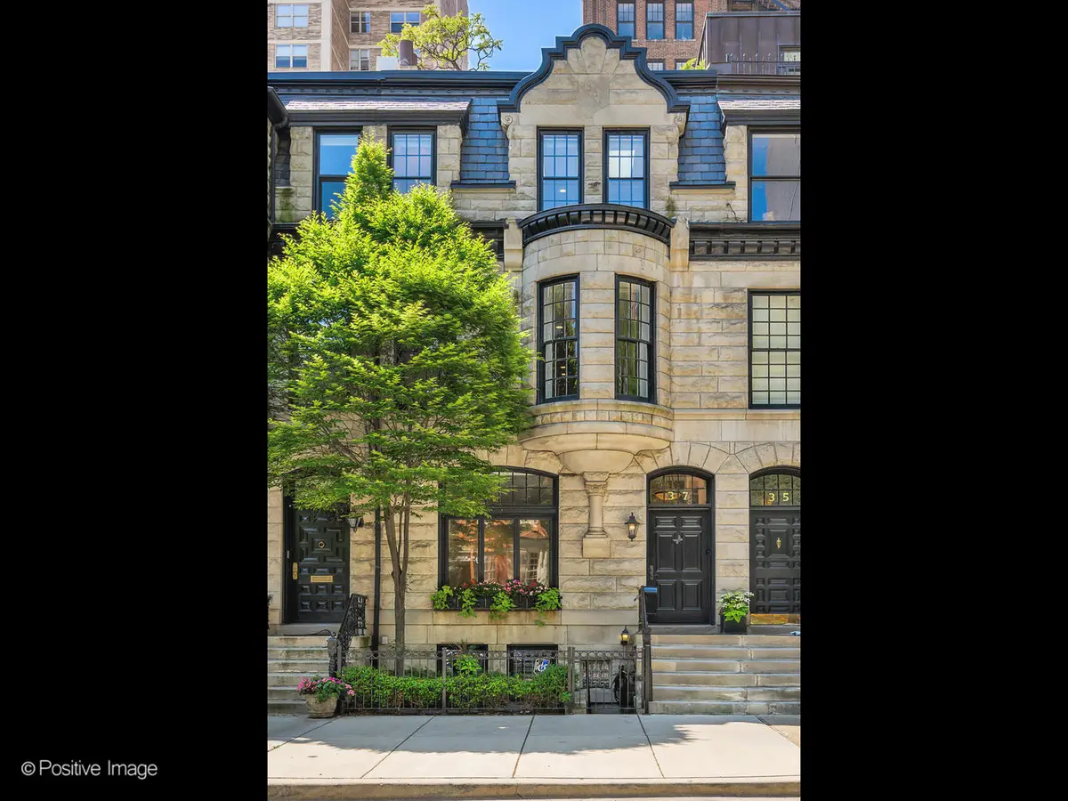 37 E Elm Street, Chicago, IL 60611 - #1
