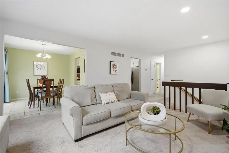 102 Nottingham Chase, Normal, IL 61761 - #2