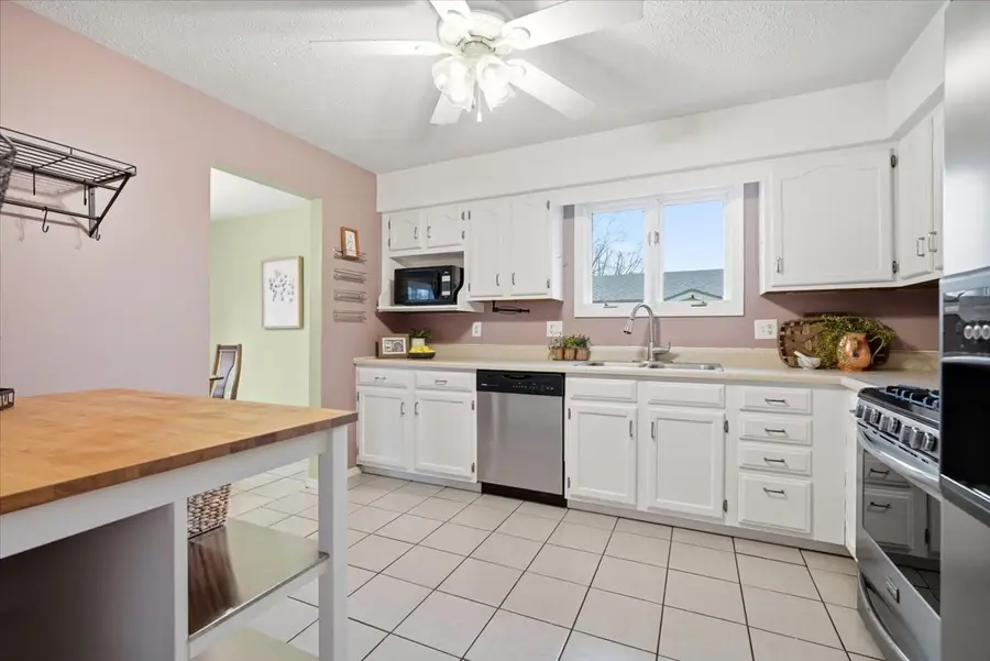 102 Nottingham Chase, Normal, IL 61761 - #3