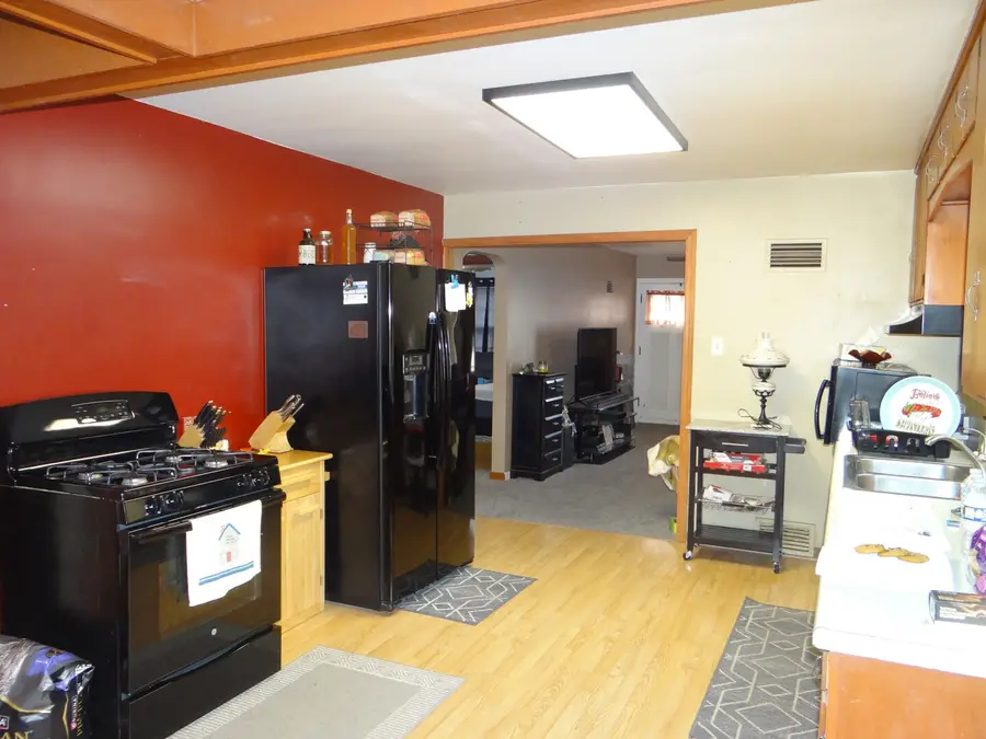 831 Douglas Street, Morris, IL 60450 - #3