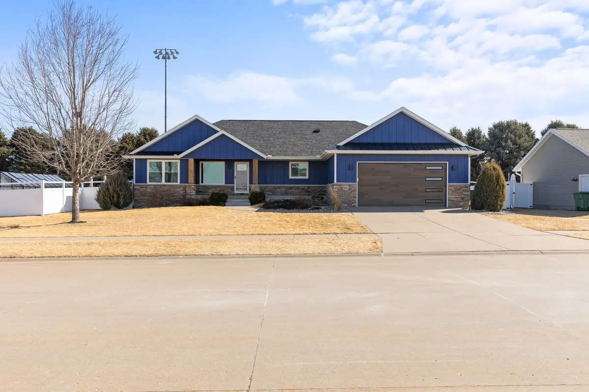 901 2nd Avenue, Durant, IA 52747 - #1