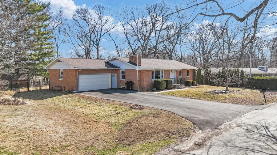 606 S Jefferson Street, Mahomet, IL 61853 - #2