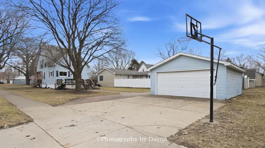 327 E Ohio Street, Momence, IL 60954 - #3