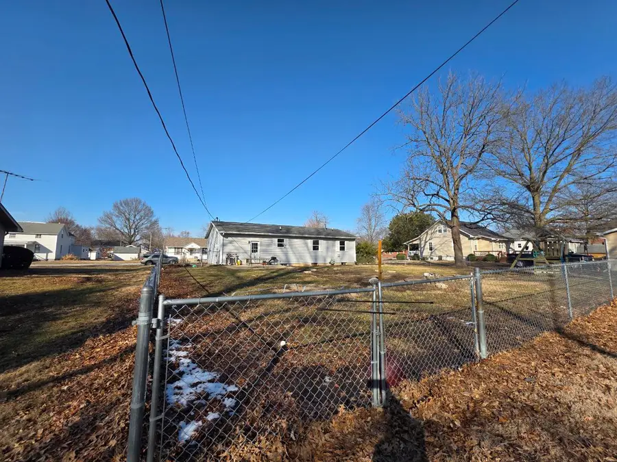 310 W 4th South Street, Mount Olive, IL 62069 - #2