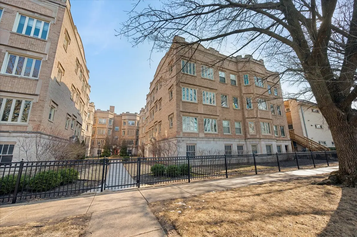 4211 N Paulina Street #3B, Chicago, IL 60613 - #1