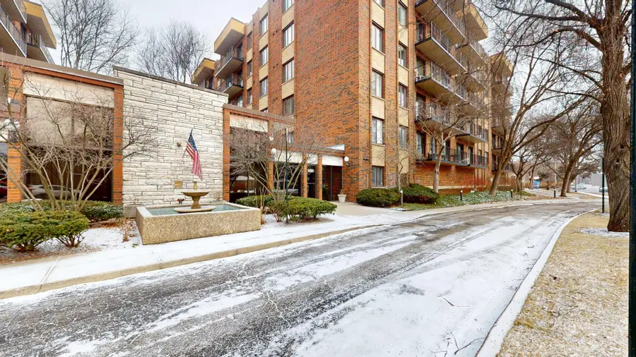9560 Gross Point Road #404B, Skokie, IL 60076 - #3