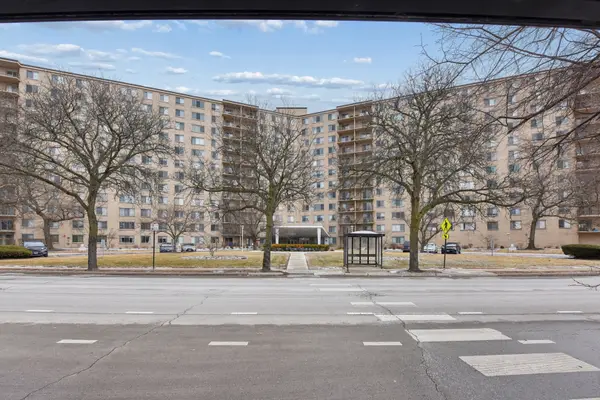 6933 N Kedzie Avenue #603, Chicago, IL 60645