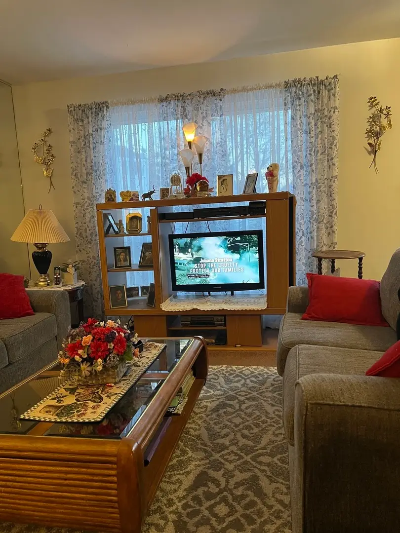 1792 Williamsburg Drive, Hoffman Estates, IL 60169 - #3