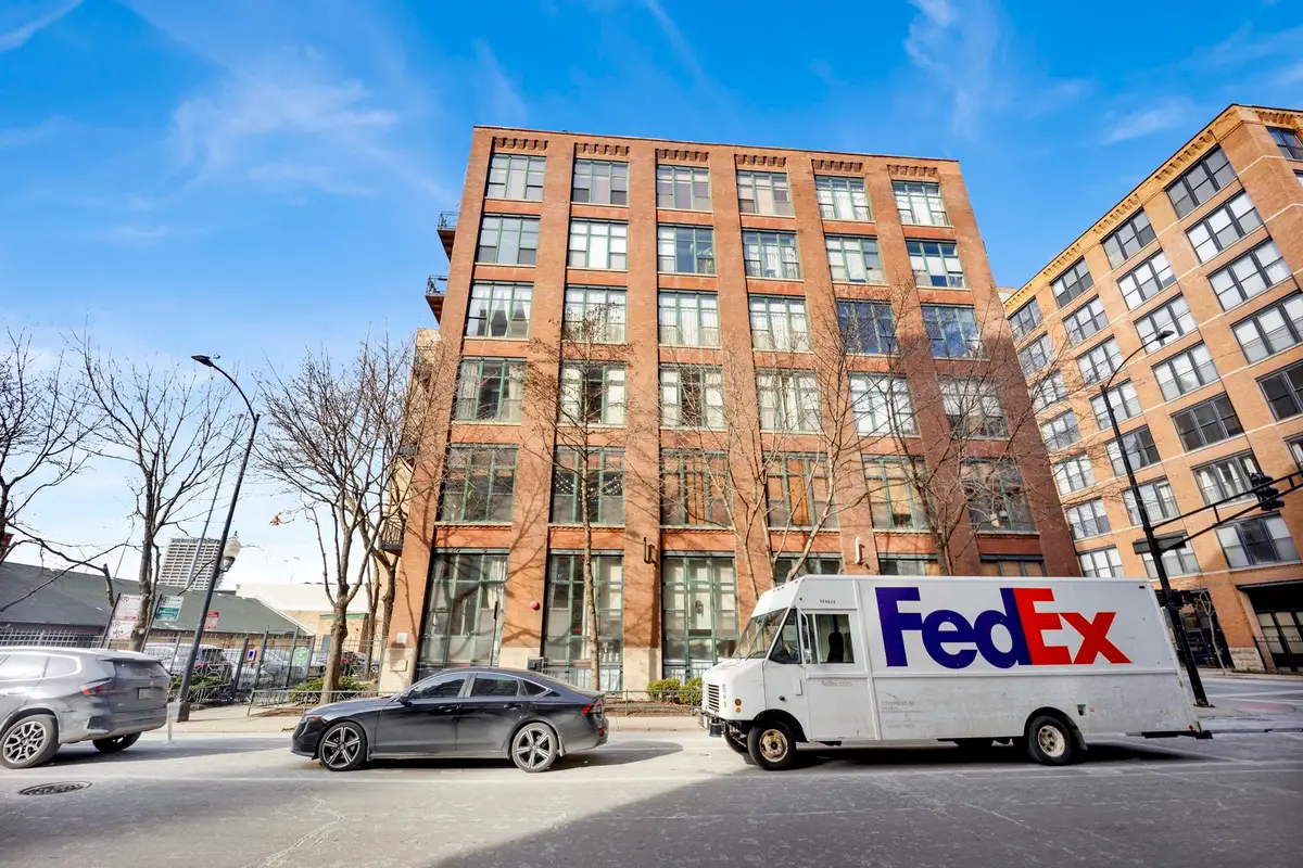 701 W Jackson Boulevard #402B, Chicago, IL 60661 - #1