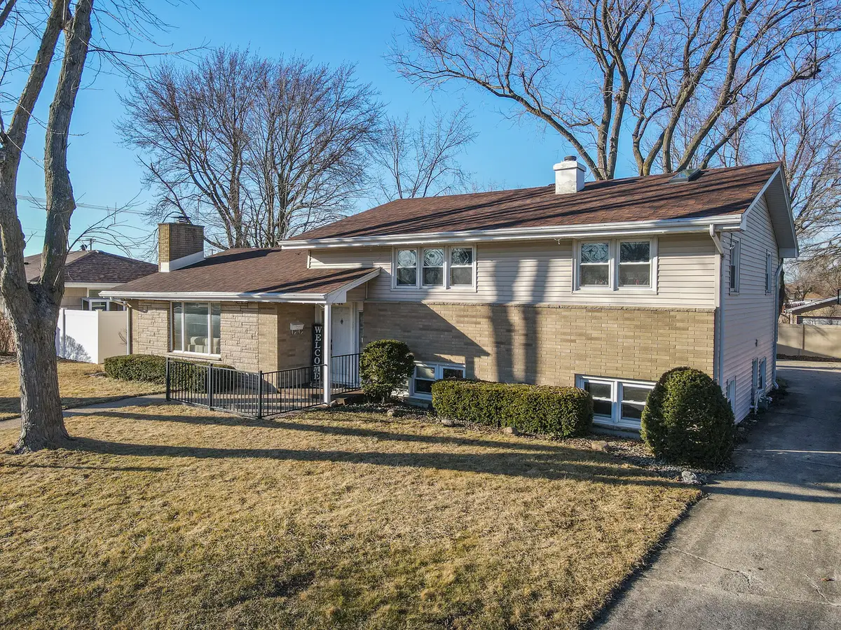 284 W Fifth Street, Manteno, IL 60950 - #1