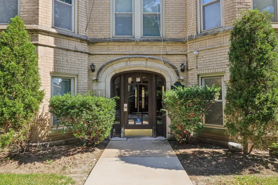 5621 N Spaulding Avenue #3S, Chicago, IL 60659 - #2