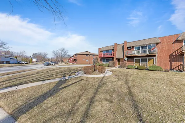 539 N Pleasant Drive #2D, Glenwood, IL 60425