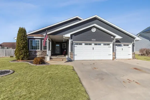 1545 Silver Valley Drive, Dewitt, IA 52742