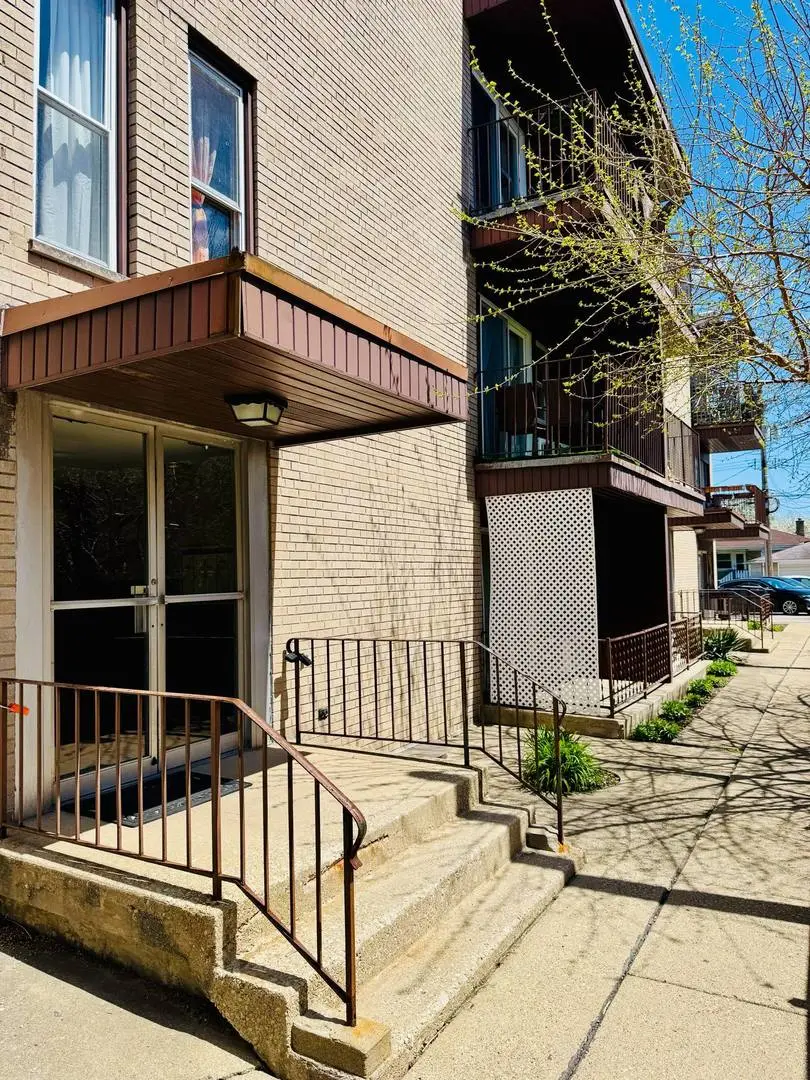 5815 N Spaulding Avenue #2B, Chicago, IL 60659 - #3