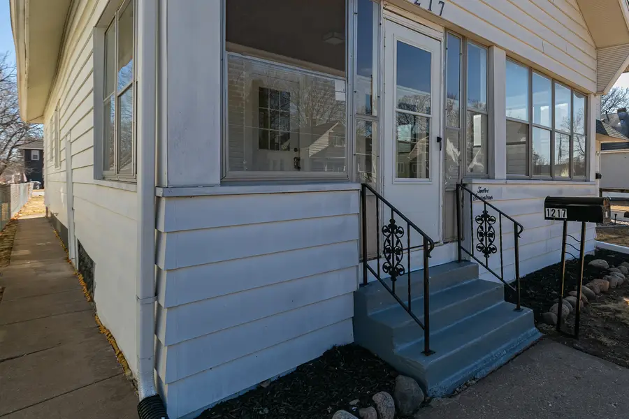 1217 35th Street, Rock Island, IL 61201 - #3