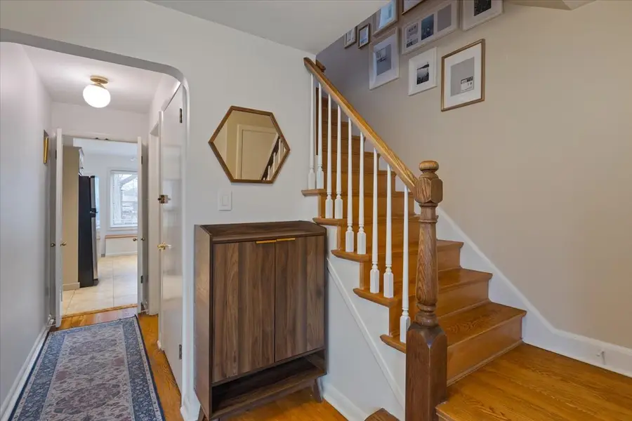 7350 N Tripp Avenue, Lincolnwood, IL 60712 - #3