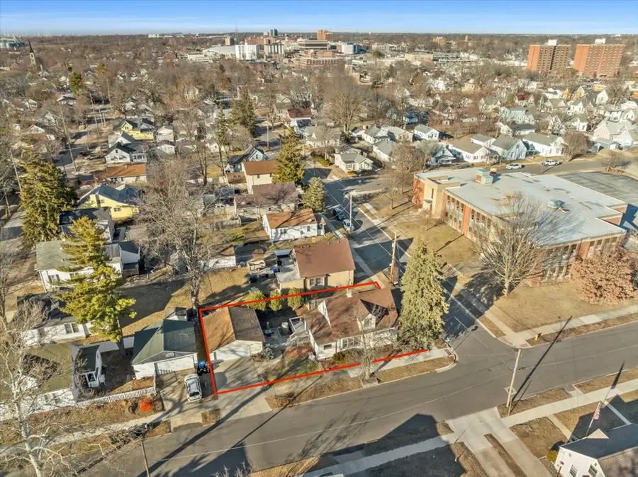 1211 S Lee Street, Bloomington, IL 61701 - #2